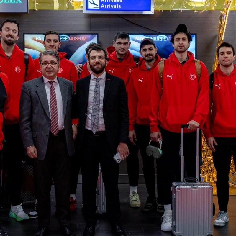 12 Dev Adam, kritik ma ncesi svire'ye gitti