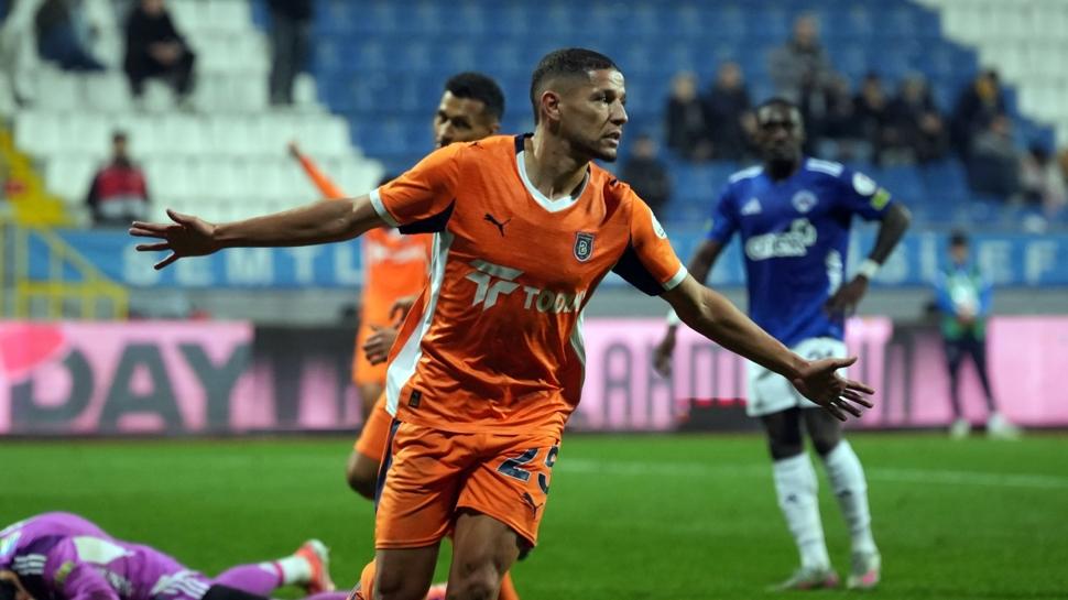 Başakşehir, Kasımpaşa deplasmanında nefes aldı