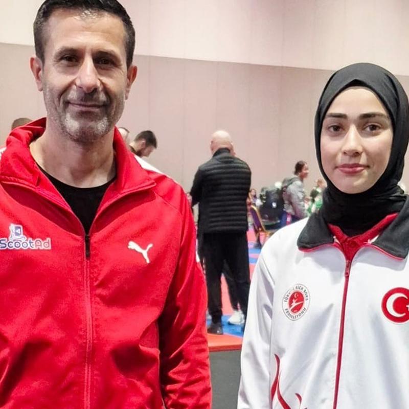 zlem Melek Korkmaz, 48 kiloda dnya ampiyonu!