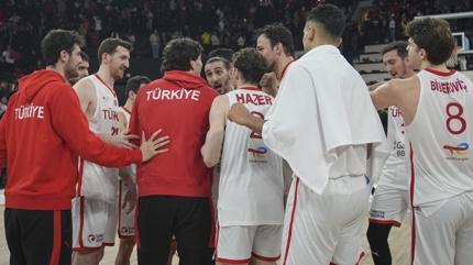 12 Dev Adam, svire'ye konuk olacak