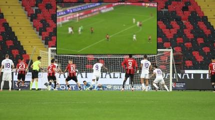 Sper Lig'de bu da oldu! Kaleci kaleyi brakt rakip oyuncu gol att