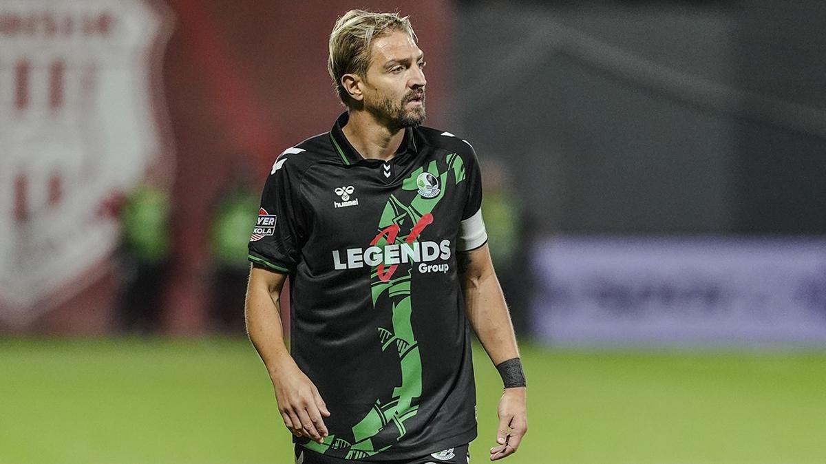 caner erkin sakaryaspor krmz kart fotoraflar resimleri