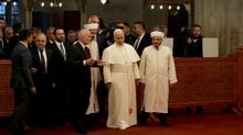 Papa, Sultanahmet Camii'ni ziyaret ediyor