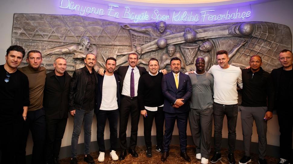 Fenerbahçe'nin eski yıldızları, derbi öncesinde buluştu