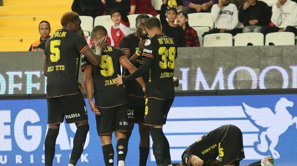 Göztepe, geriden gelerek kazandı!