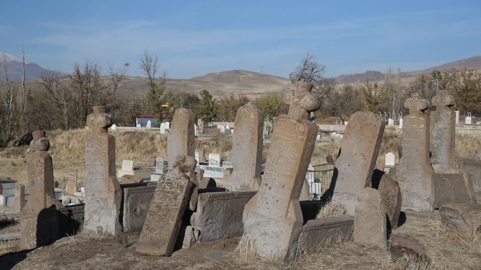 Kayseri'de Türk boyları ve Osmanlı dönemi bezemeli mezar taşları kayıt altına alındı
