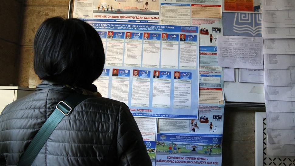 Kırgızistan'da yapılan erken milletvekili seçimleri için oy kullanma işlemi tamamlandı