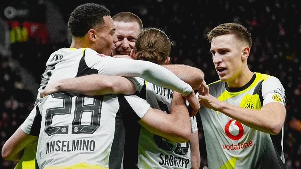 Kritik maçta Borussia Dortmund, Leverkusen'i devirdi