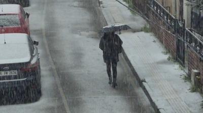 Hava aniden souyor! Saanak ve kar ya her yerde