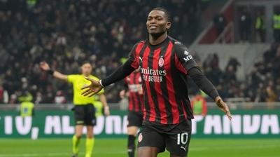 Milan'dan zirve yarnda ok kritik 3 puan!