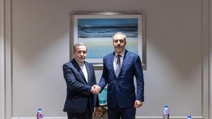 Bakan Fidan, ranl mevkida Araki ile grt