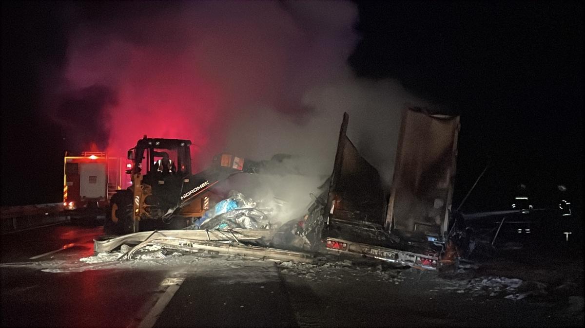 yangn kt ulam aksad D-100 yolu fotoraflar resimleri