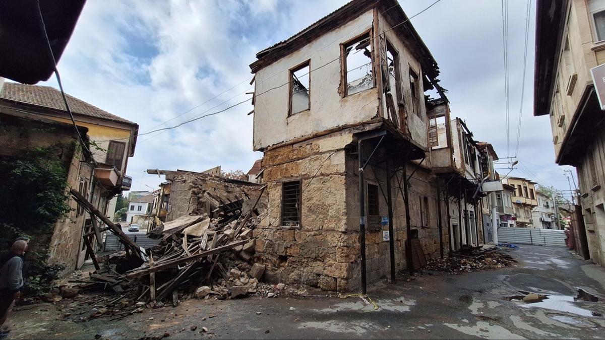 Tarsus yangn  metruk  kme  hasar  saanak  bina  Mersin  etki  katl fotoraflar resimleri