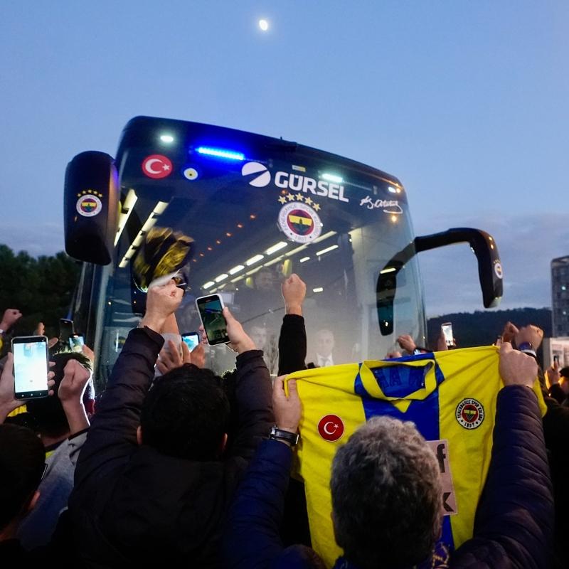 Fenerbah�e, Chobani Stad�'na hareket etti!