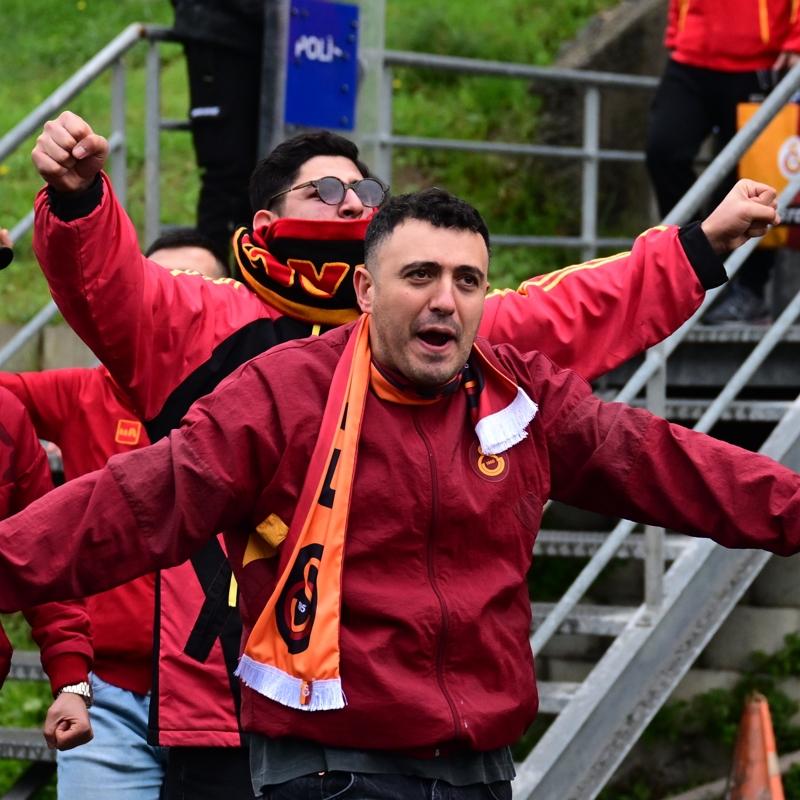Galatasarayl� taraftarlar derbi Kad�k�y'de
