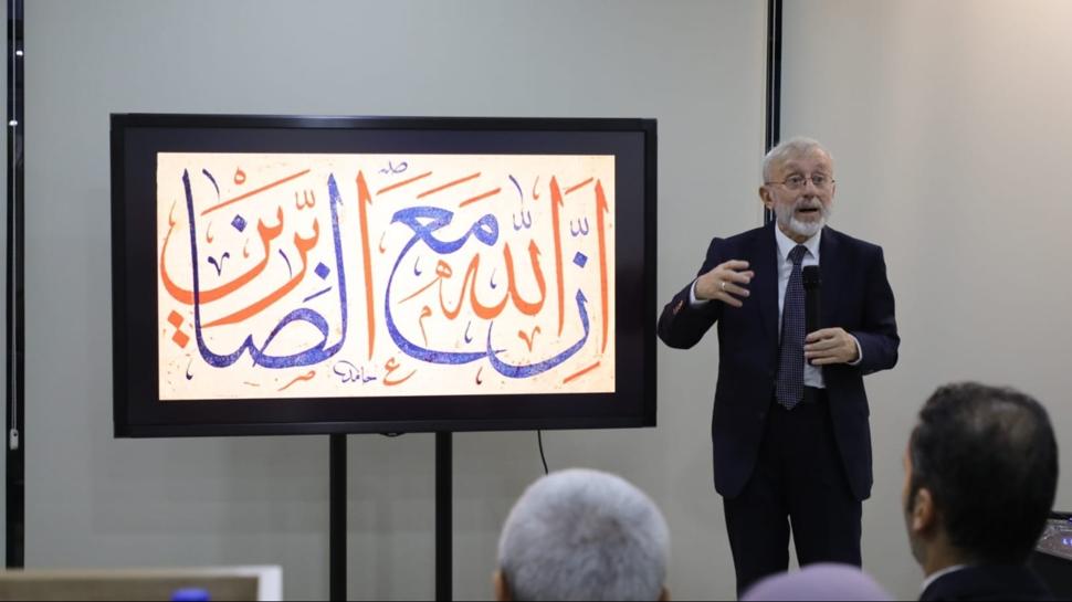 Prof. Hsrev Suba, Tunus'ta Trk Hat Sanat'n anlatt