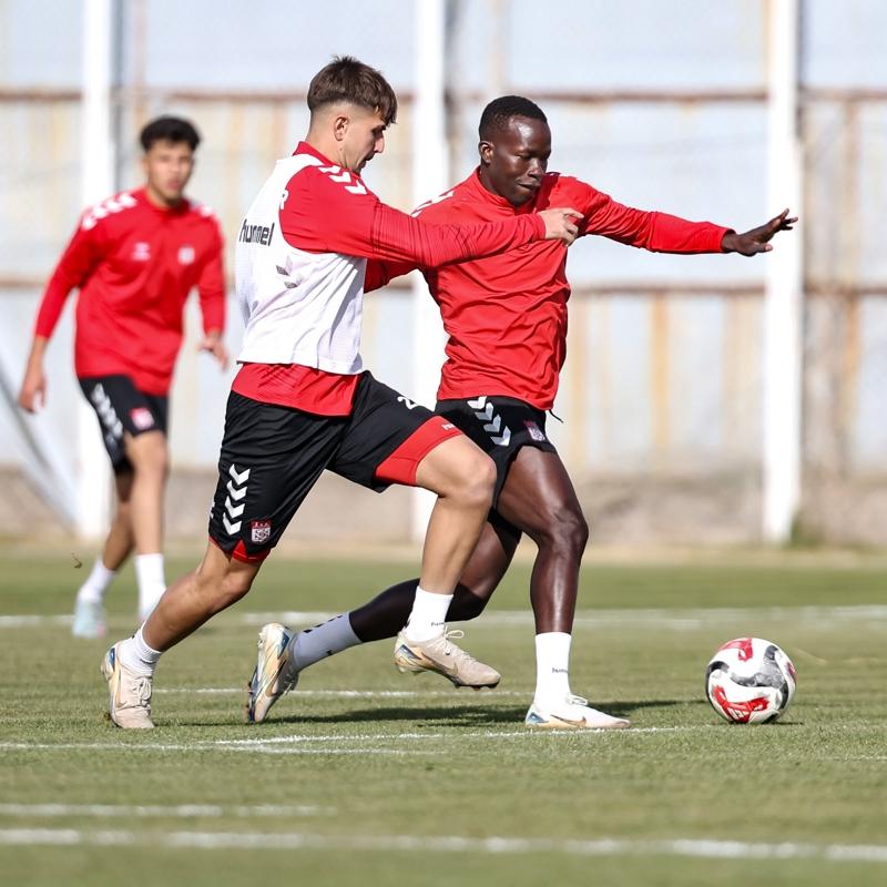 Sivasspor'da Alia�a FK ma�� haz�rl�klar� ba�lad�