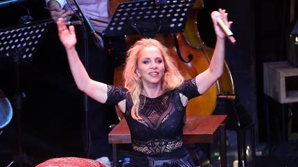 nl arkc Sertab Erener'in albm zaferi! Davay kazand