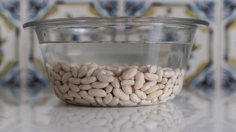 1 gn nceden slatma derdine son! Suyuna bir kak ekleyince fasulyeler pamuk gibi oluyor