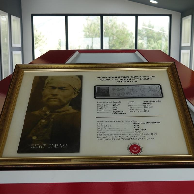 anakkale kahramanlarndan Seyit Onba'nn askerlik ubesindeki fotoraf ortaya kt