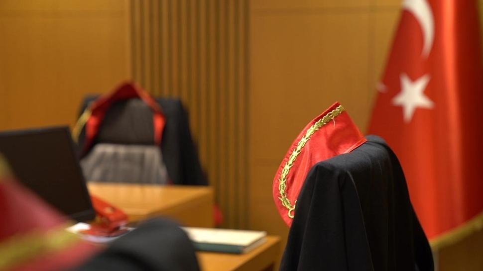 Eski emniyet müdürlerinin rüşvet davasına devam edildi