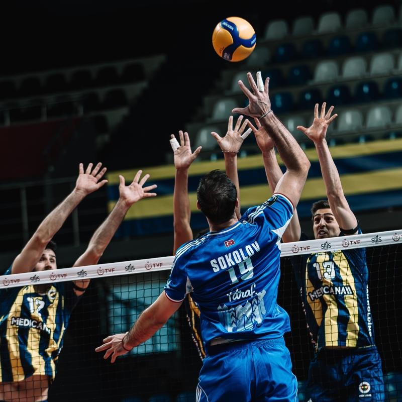 Halkbank, Fenerbahe'ye set vermedi