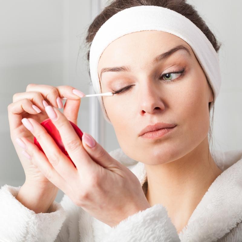 Kirpiklerinize bunlar srmeyin! Gzleriniz kr olabilir