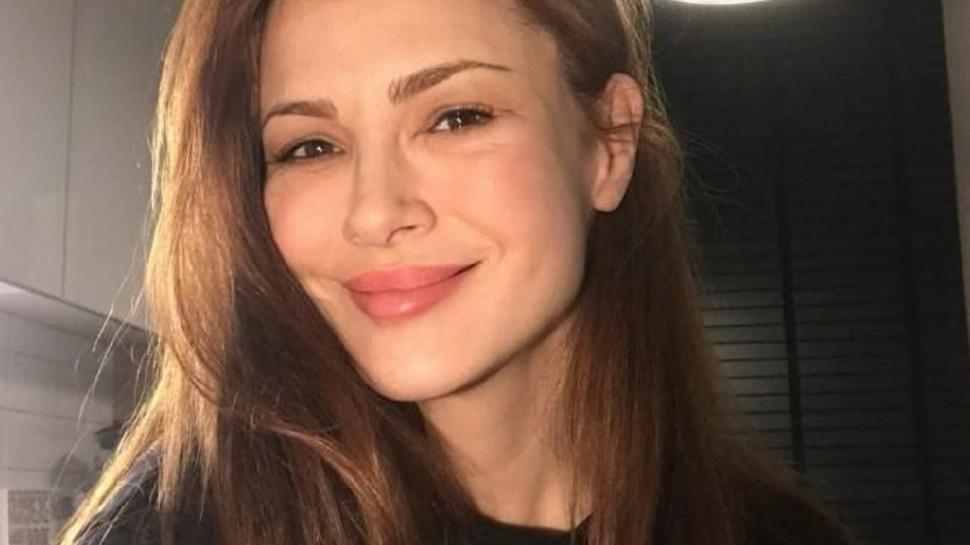 Mine Tugay ilk kez açıkladı: Bakın oyunculuğa başlamasına kim sebep olmuş!