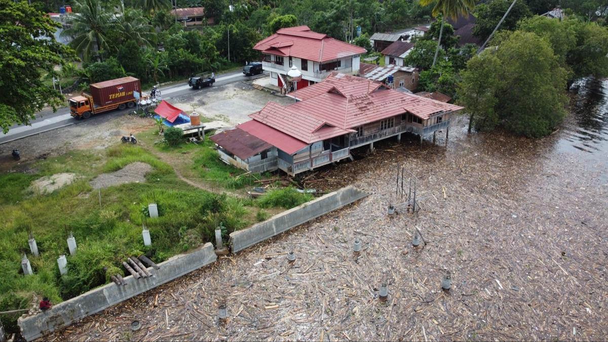 Asya afetleri iddetli ya arama kurtarma fotoraflar resimleri