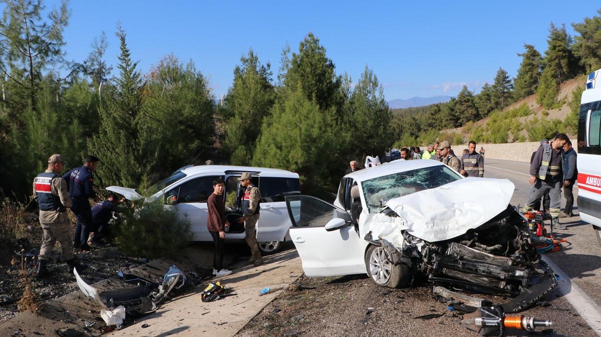 Kaza Hafif ticari ara Yaral kiiler fotoraflar resimleri