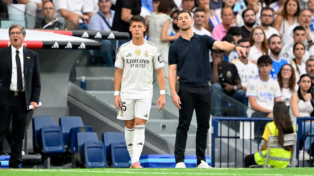 Real Madrid Xabi Alonso Arda Gler fotoraflar resimleri