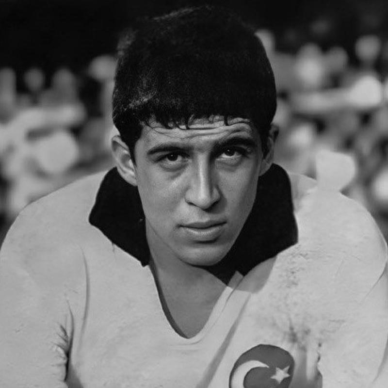 Beikta'n eski futbolcusu Faruk Karadoan vefat etti