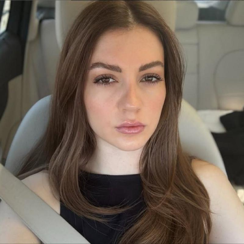 Burcu zberk'in ac gn! Cenaze treni detaylarn paylat