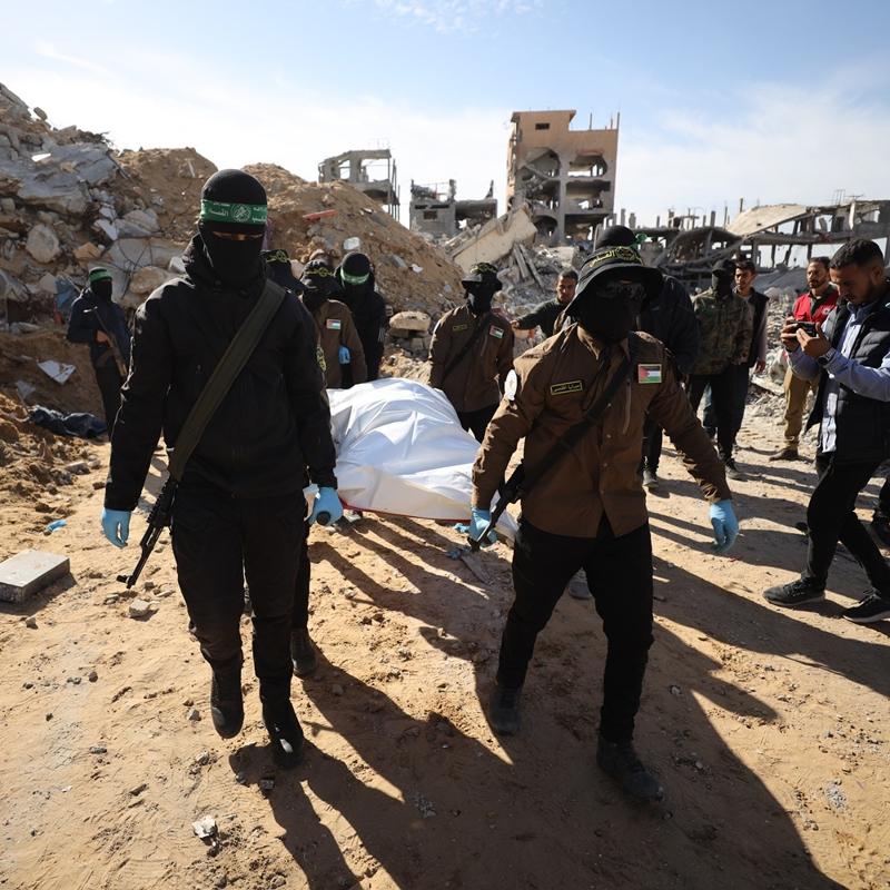 Gazze'de esir takas devam ediyor... Bir ceset daha teslim edildi