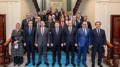 Adalet Bakan Tun, Filistin Basavcs el-Hatib'i kabul etti