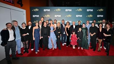 Kadrosuyla snfta kald: Hi kimse oynad isme benzememi