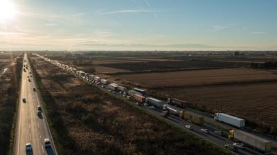 Yunanistan'daki ifti eylemi! Yk tayan tr srclerini etkiledi