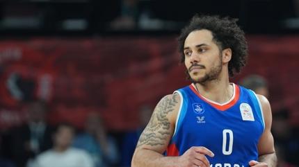 Anadolu Efes'te Shane Larkin ameliyat edildi