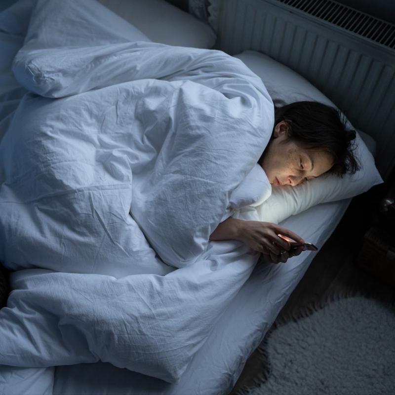 Telefon banzn altnda uyursanz ne olur?