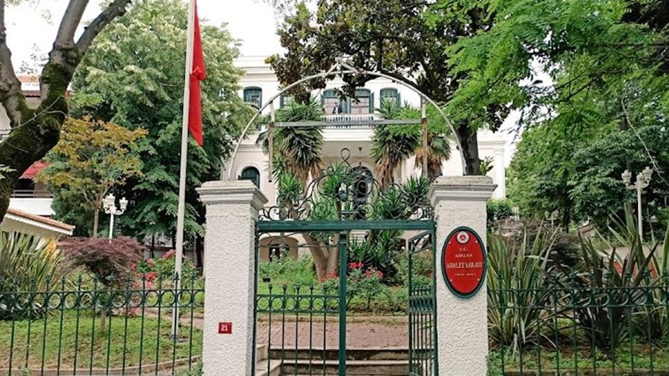 Adliye emanetinde silah soygunu