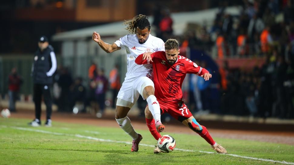 Antalyaspor kupada Silifke karsnda hata yapmad