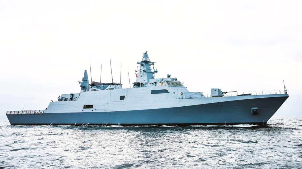 Avrupa'ya ilk sava gemisi sat