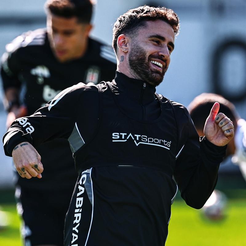 Beikta'ta mutlu son! Rafa Silva geri dnd