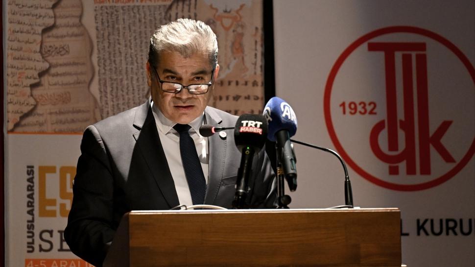 Eski Trke varm, buradaym ve sonsuza kadar burada olacam' haykrdr