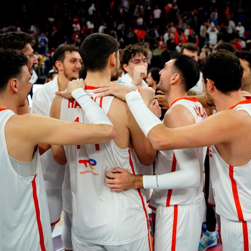 FIBA dnya sralamas gncellendi! 12 Dev Adam 11. basamaa ykseldi