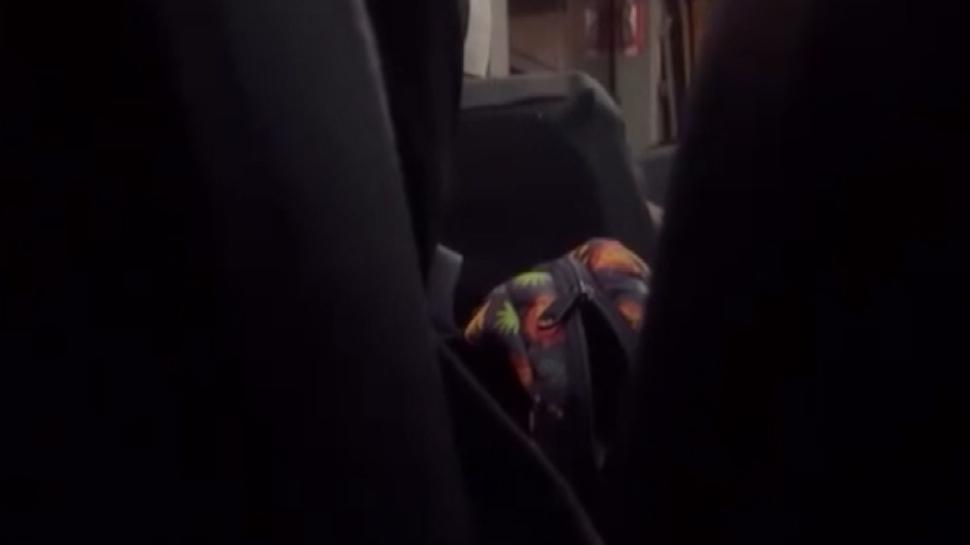 Kart basmadklarn iddia ettii rencilere hakaret ve beddua etti