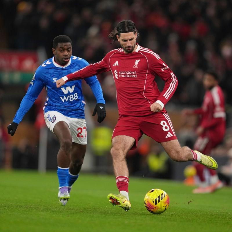 Liverpool'dan bir puan kayb daha!