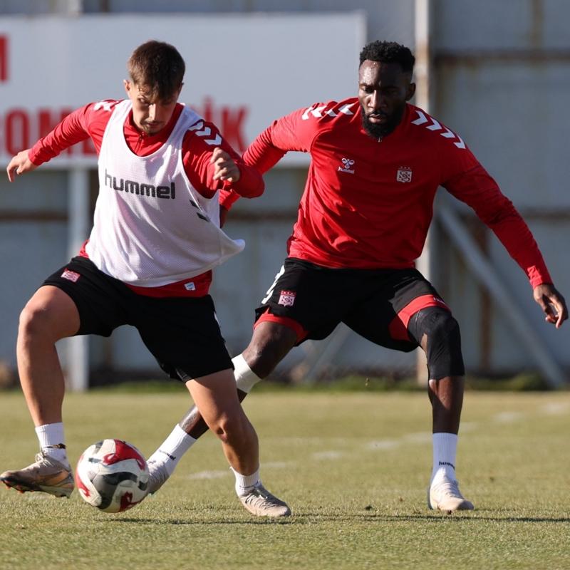 Sivasspor'da stanbulspor karlamasnn mesaisi balad