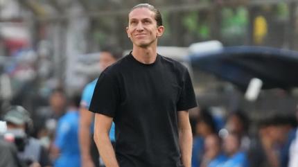 Filipe Luis 1 ylda 5 kupa kazand