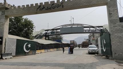 Pakistan BM yardmlar iin Afganistan snrn aacak